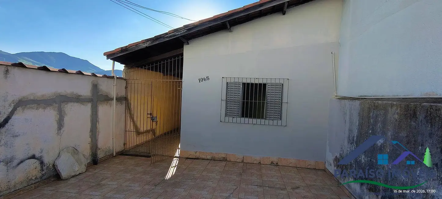 Foto 1 de Casa com 2 quartos à venda, 130m2 em Centro, Paraisopolis - MG