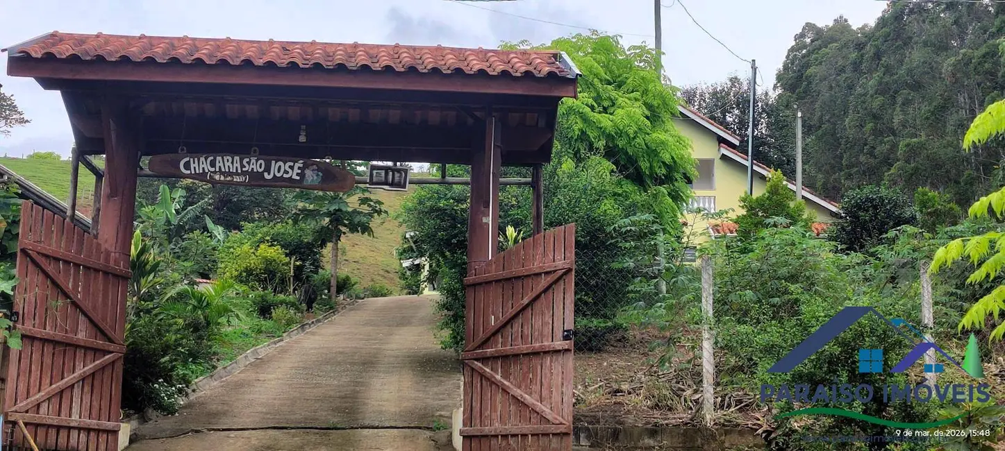 Foto 4 de Sobrado com 4 quartos à venda, 180m2 em Centro, Goncalves - MG