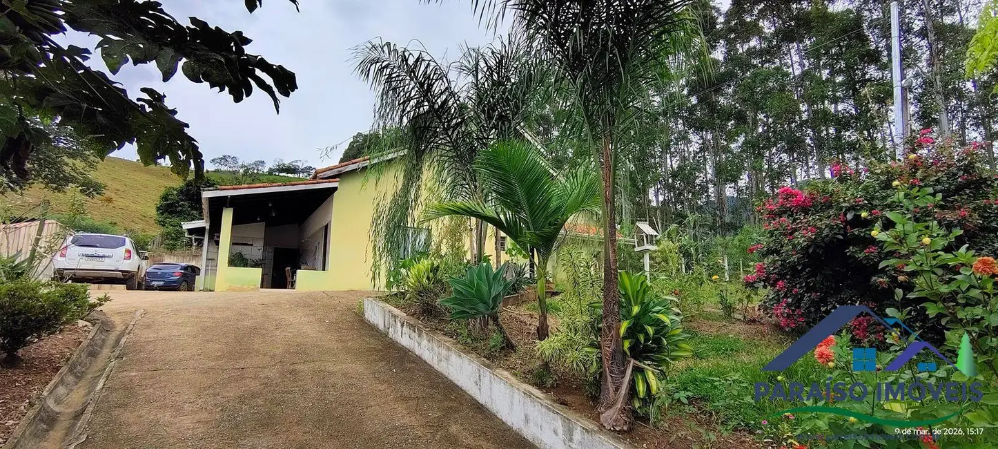 Foto 6 de Sobrado com 4 quartos à venda, 180m2 em Centro, Goncalves - MG