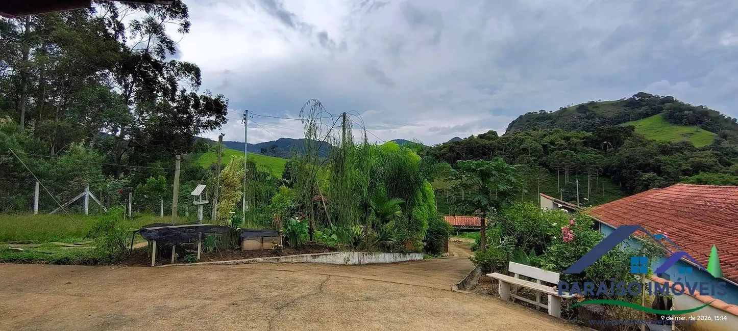 Foto 9 de Sobrado com 4 quartos à venda, 180m2 em Centro, Goncalves - MG