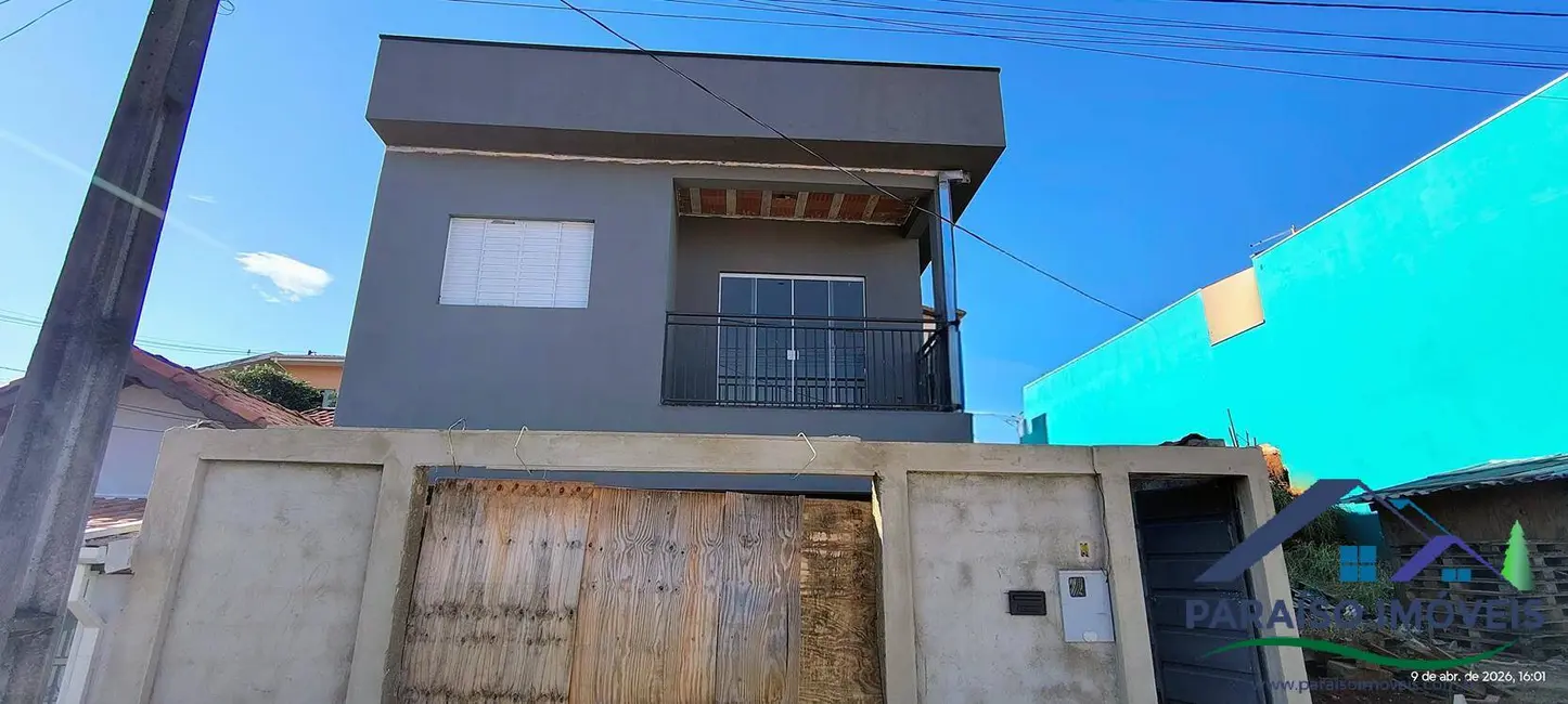 Foto 1 de Casa com 2 quartos à venda, 105m2 em Centro, Paraisopolis - MG