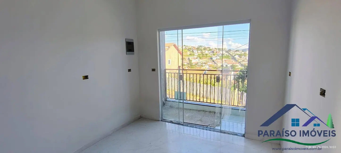 Foto 2 de Casa com 2 quartos à venda, 105m2 em Centro, Paraisopolis - MG