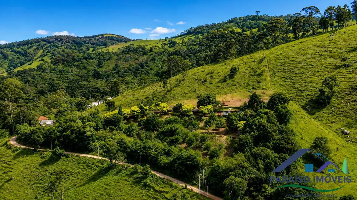 Chácara à venda, 120m2 em Centro, Corrego Do Bom Jesus - MG - imagem 6 Foto 6 de Chácara à venda, 120m2 em Centro, Corrego Do Bom Jesus - MG