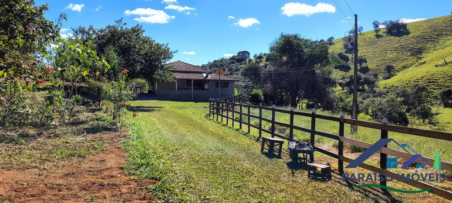 Foto 1 de Chácara com 3 quartos à venda, 200m2 em Centro, Paraisopolis - MG