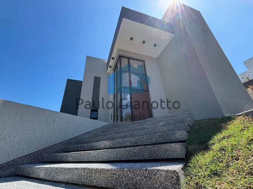 Foto 2 de Casa de Condomínio com 3 quartos à venda, 350m2 em Golf Gardens, Carapicuiba - SP