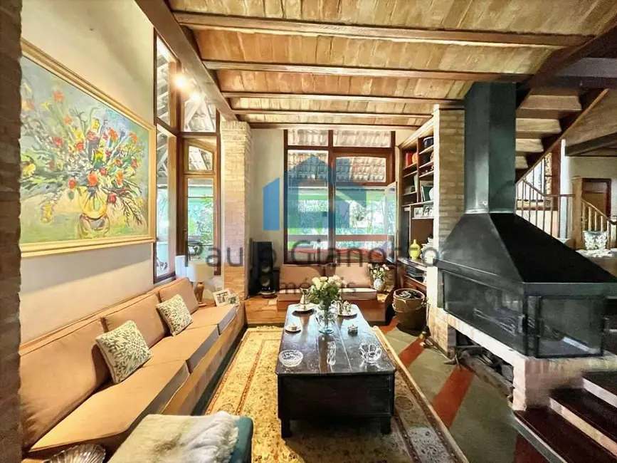 Casa de Condomínio com 3 quartos à venda, 364m2 em Chácara Santa Lúcia dos Ypes, Carapicuiba - SP - imagem 7 Foto 7 de Casa de Condomínio com 3 quartos à venda, 364m2 em Chácara Santa Lúcia dos Ypes, Carapicuiba - SP