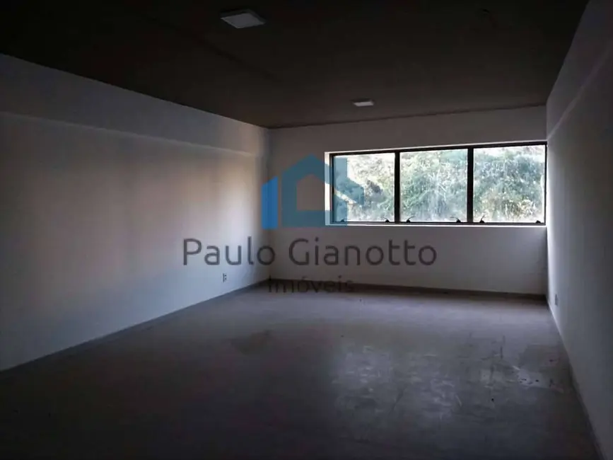Sala Comercial à venda, 34m2 em Paisagem Renoir, Cotia - SP - imagem 2 Foto 2 de Sala Comercial à venda, 34m2 em Paisagem Renoir, Cotia - SP
