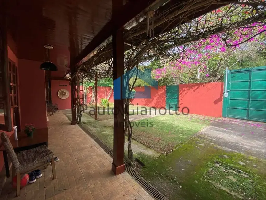 Casa de Condomínio com 3 quartos à venda, 285m2 em Chácara Vale do Rio Cotia, Carapicuiba - SP - imagem 3 Foto 3 de Casa de Condomínio com 3 quartos à venda, 285m2 em Chácara Vale do Rio Cotia, Carapicuiba - SP