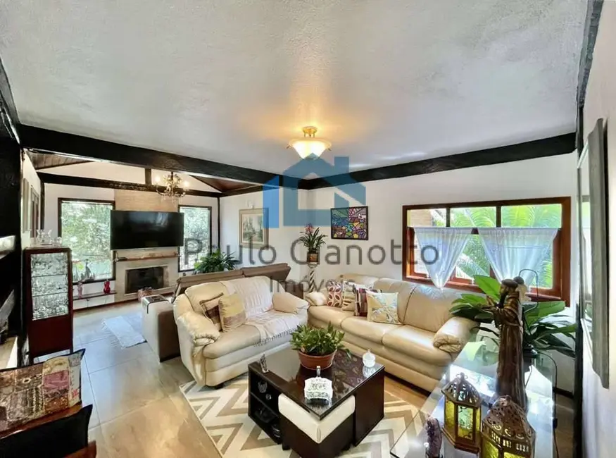 Casa de Condomínio com 3 quartos à venda, 183m2 em Chácara Santa Lúcia, Carapicuiba - SP - imagem 5 Foto 5 de Casa de Condomínio com 3 quartos à venda, 183m2 em Chácara Santa Lúcia, Carapicuiba - SP