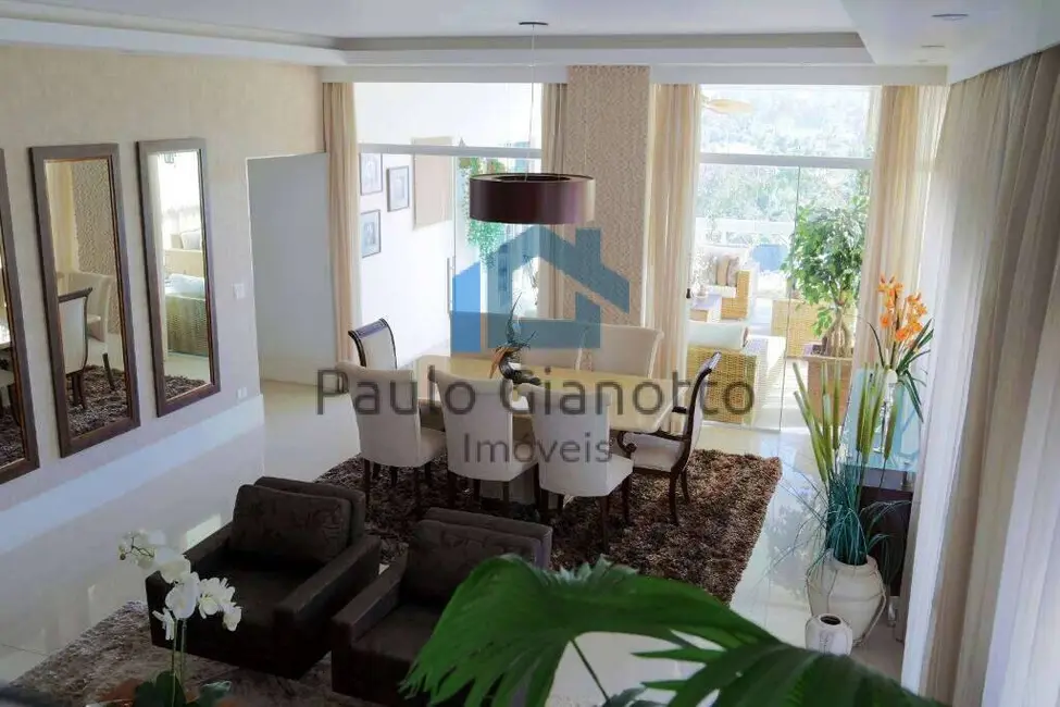 Casa de Condomínio com 3 quartos à venda, 555m2 em Golf Gardens, Carapicuiba - SP - imagem 7 Foto 7 de Casa de Condomínio com 3 quartos à venda, 555m2 em Golf Gardens, Carapicuiba - SP