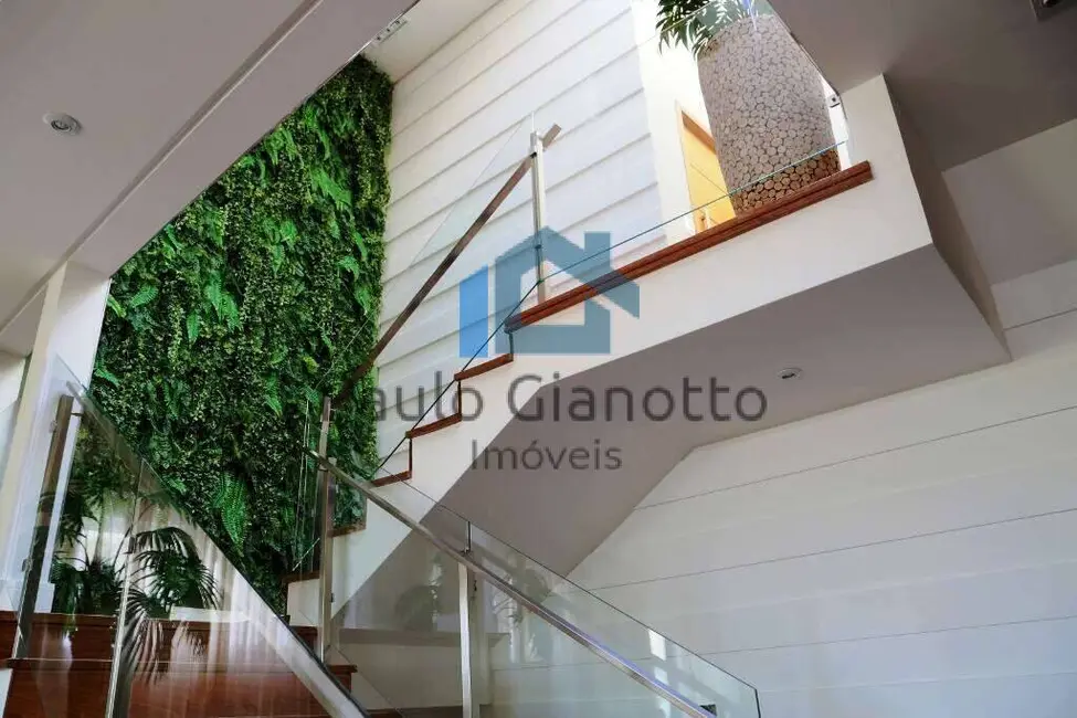 Casa de Condomínio com 3 quartos à venda, 555m2 em Golf Gardens, Carapicuiba - SP - imagem 6 Foto 6 de Casa de Condomínio com 3 quartos à venda, 555m2 em Golf Gardens, Carapicuiba - SP