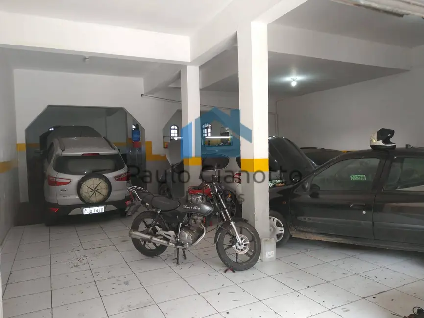 Foto 6 de Casa com 6 quartos à venda, 300m2 em Jardim Araruama, Cotia - SP