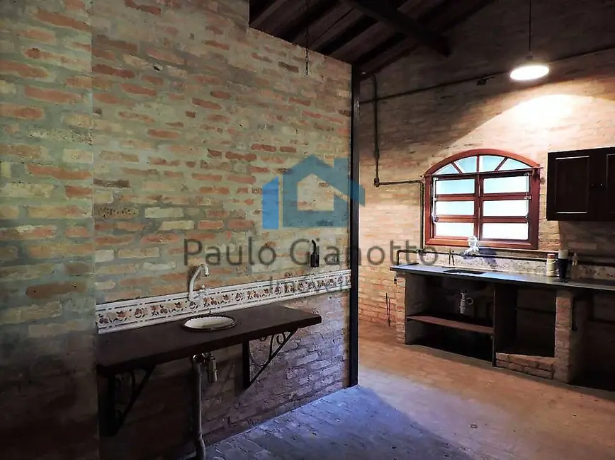 Casa de Condomínio com 3 quartos à venda, 385m2 em Chácaras do Peroba, Jandira - SP - imagem 2 Foto 2 de Casa de Condomínio com 3 quartos à venda, 385m2 em Chácaras do Peroba, Jandira - SP