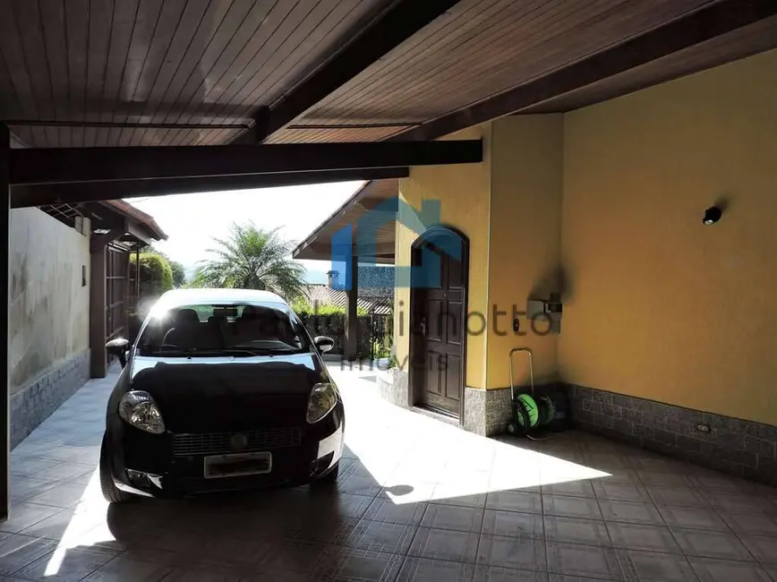 Casa de Condomínio com 3 quartos à venda, 284m2 em Terras do Madeira, Carapicuiba - SP - imagem 5 Foto 5 de Casa de Condomínio com 3 quartos à venda, 284m2 em Terras do Madeira, Carapicuiba - SP