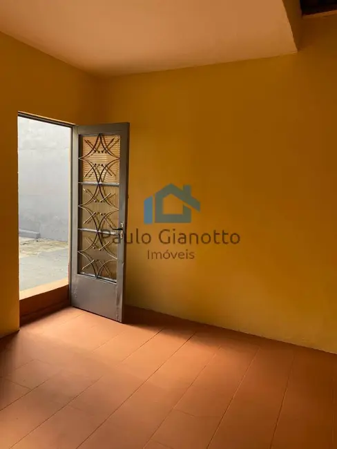 Casa com 1 quarto para alugar, 125m2 em Jardim Cláudio, Cotia - SP - imagem 5 Foto 5 de Casa com 1 quarto para alugar, 125m2 em Jardim Cláudio, Cotia - SP