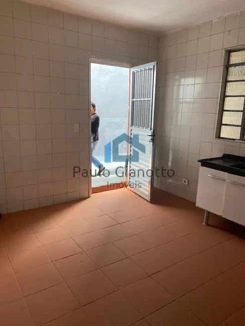 Casa com 1 quarto para alugar, 125m2 em Jardim Cláudio, Cotia - SP - imagem 8 Foto 8 de Casa com 1 quarto para alugar, 125m2 em Jardim Cláudio, Cotia - SP