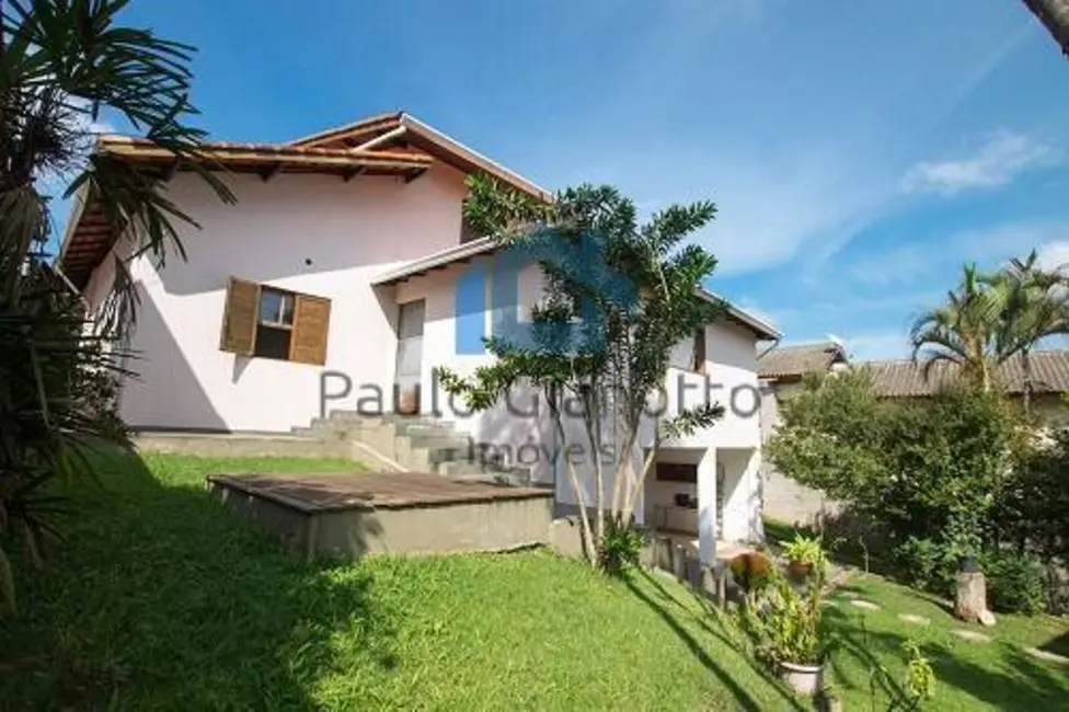 Casa com 4 quartos à venda, 380m2 em Jardim Nova Coimbra, Cotia - SP - imagem 3 Foto 3 de Casa com 4 quartos à venda, 380m2 em Jardim Nova Coimbra, Cotia - SP