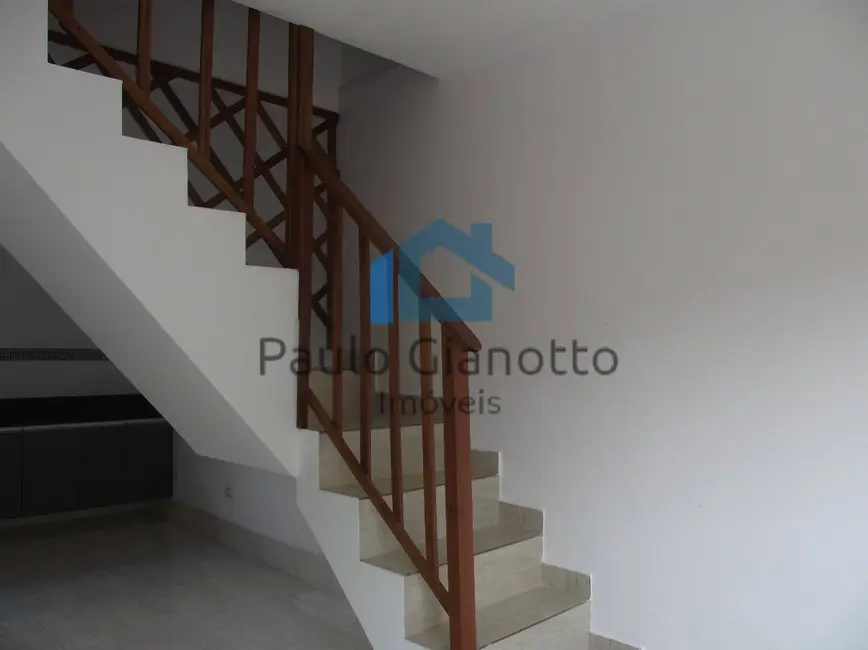 Foto 5 de Casa com 2 quartos para alugar, 200m2 em Granja Viana, Cotia - SP