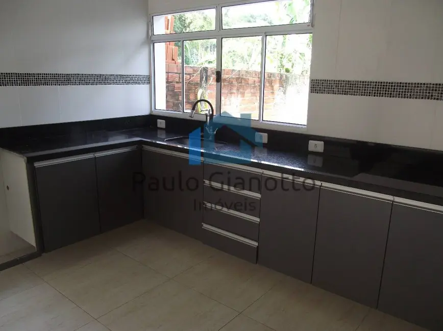 Foto 2 de Casa com 2 quartos para alugar, 200m2 em Granja Viana, Cotia - SP