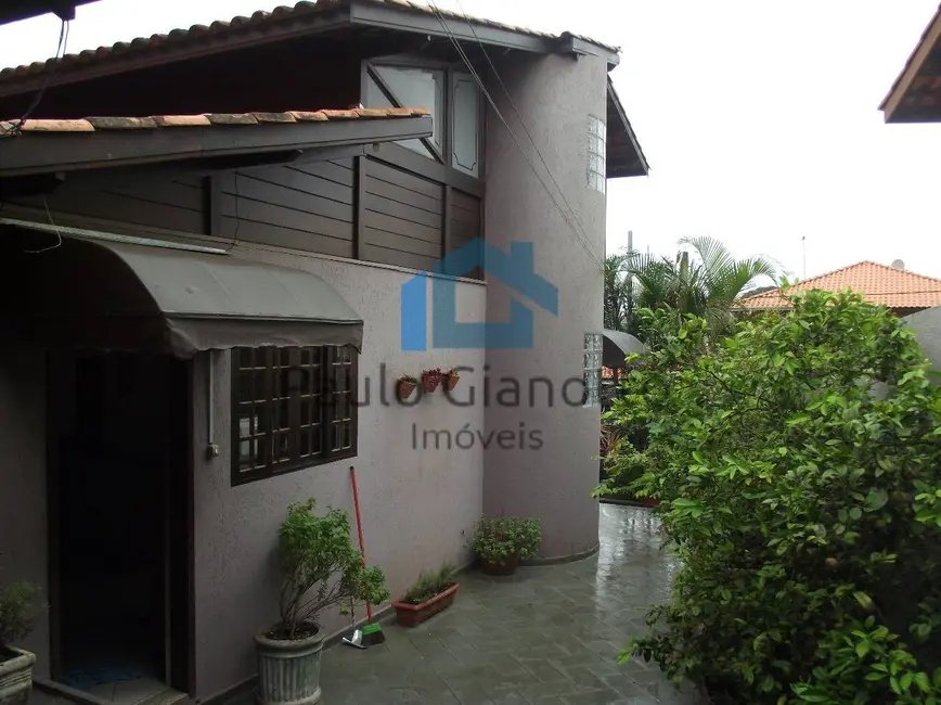 Foto 3 de Casa com 4 quartos à venda, 210m2 em Parque Ipê, São Paulo - SP