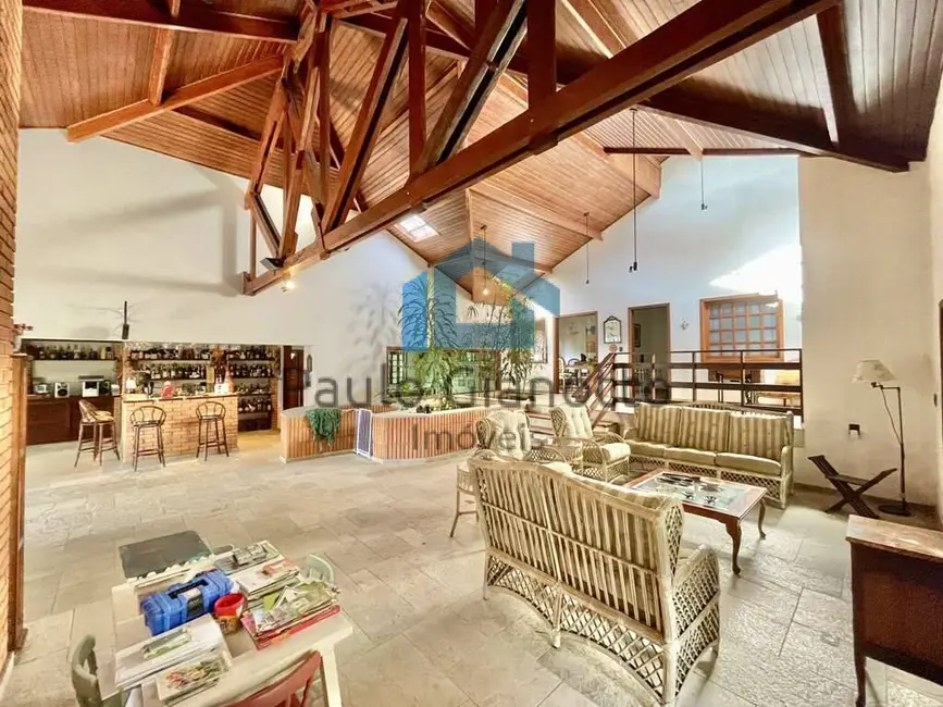 Casa com 5 quartos à venda e para alugar, 923m2 em Granja Viana, Cotia - SP - imagem 8 Foto 8 de Casa com 5 quartos à venda e para alugar, 923m2 em Granja Viana, Cotia - SP