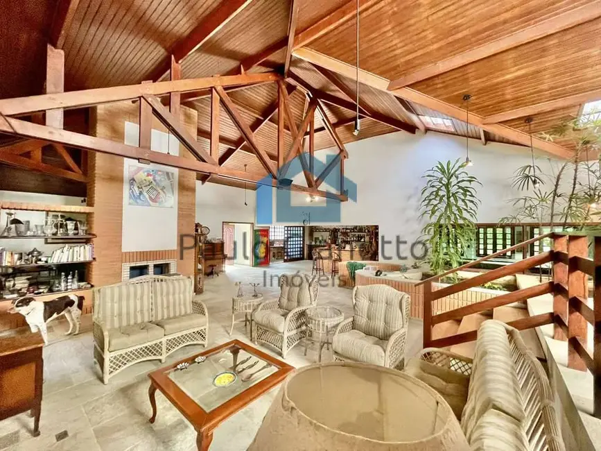 Casa com 5 quartos à venda e para alugar, 923m2 em Granja Viana, Cotia - SP - imagem 4 Foto 4 de Casa com 5 quartos à venda e para alugar, 923m2 em Granja Viana, Cotia - SP