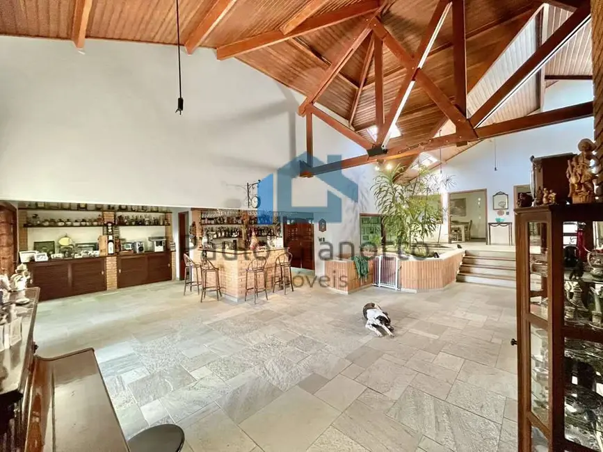 Casa com 5 quartos à venda e para alugar, 923m2 em Granja Viana, Cotia - SP - imagem 6 Foto 6 de Casa com 5 quartos à venda e para alugar, 923m2 em Granja Viana, Cotia - SP