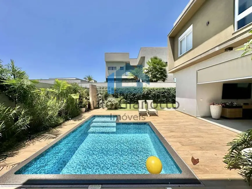 Foto 2 de Casa de Condomínio com 4 quartos à venda e para alugar, 345m2 em Granja Viana, Carapicuiba - SP