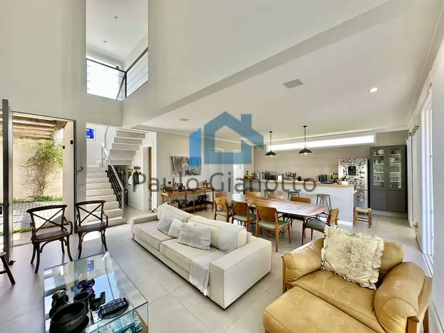 Foto 2 de Casa de Condomínio com 4 quartos à venda, 409m2 em Jardim do Golf I, Jandira - SP