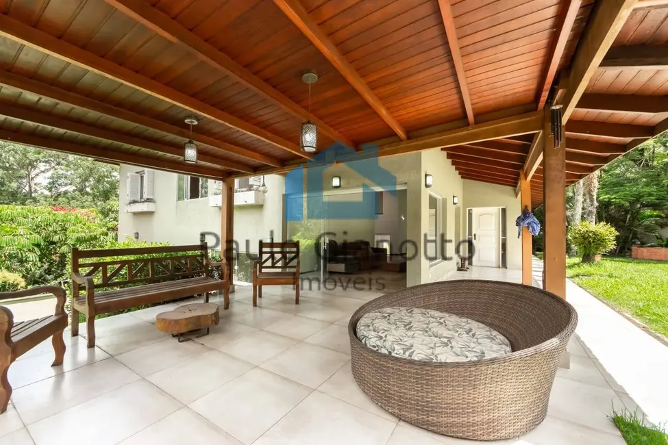 Casa com 5 quartos à venda, 470m2 em Palos Verdes, Carapicuiba - SP - imagem 9 Foto 9 de Casa com 5 quartos à venda, 470m2 em Palos Verdes, Carapicuiba - SP