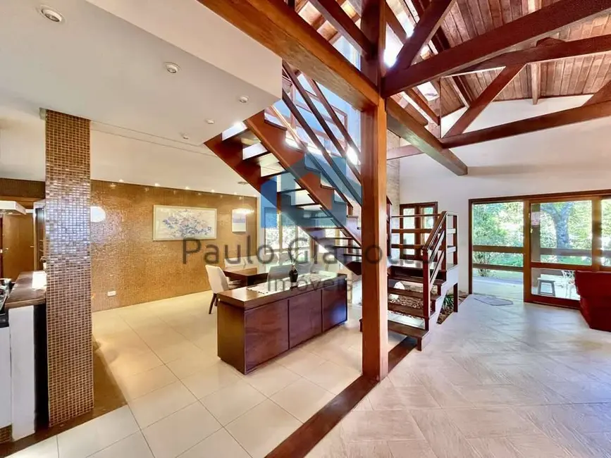Casa de Condomínio com 5 quartos à venda, 446m2 em Águas da Fazendinha, Carapicuiba - SP - imagem 6 Foto 6 de Casa de Condomínio com 5 quartos à venda, 446m2 em Águas da Fazendinha, Carapicuiba - SP