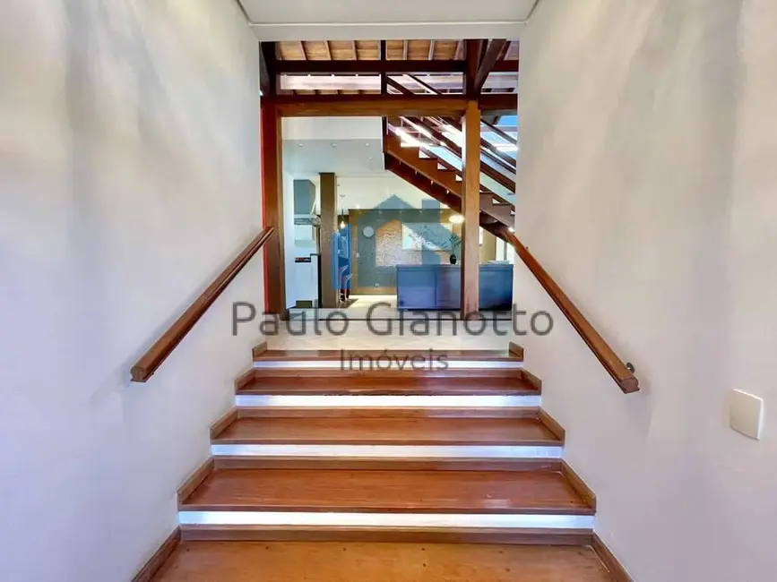 Casa de Condomínio com 5 quartos à venda, 446m2 em Águas da Fazendinha, Carapicuiba - SP - imagem 5 Foto 5 de Casa de Condomínio com 5 quartos à venda, 446m2 em Águas da Fazendinha, Carapicuiba - SP