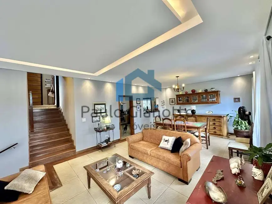 Casa de Condomínio com 3 quartos à venda, 330m2 em Golf Gardens, Carapicuiba - SP - imagem 7 Foto 7 de Casa de Condomínio com 3 quartos à venda, 330m2 em Golf Gardens, Carapicuiba - SP