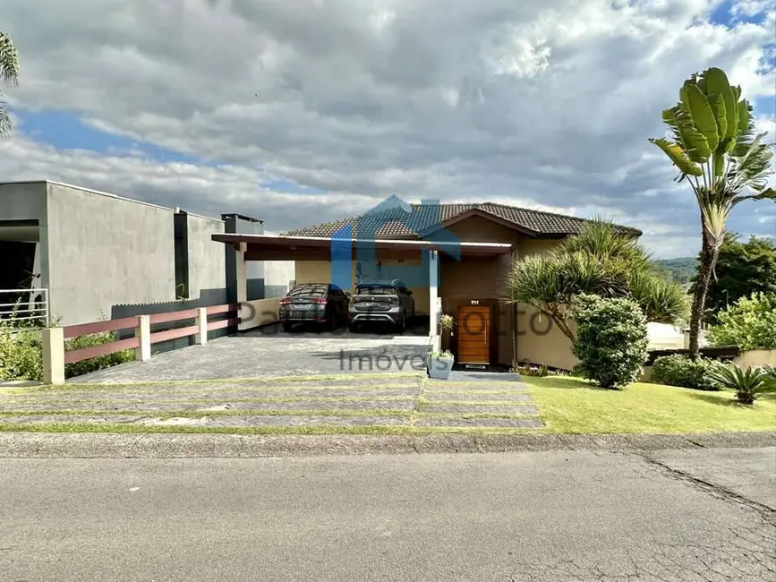 Foto 1 de Casa de Condomínio com 3 quartos à venda, 330m2 em Golf Gardens, Carapicuiba - SP