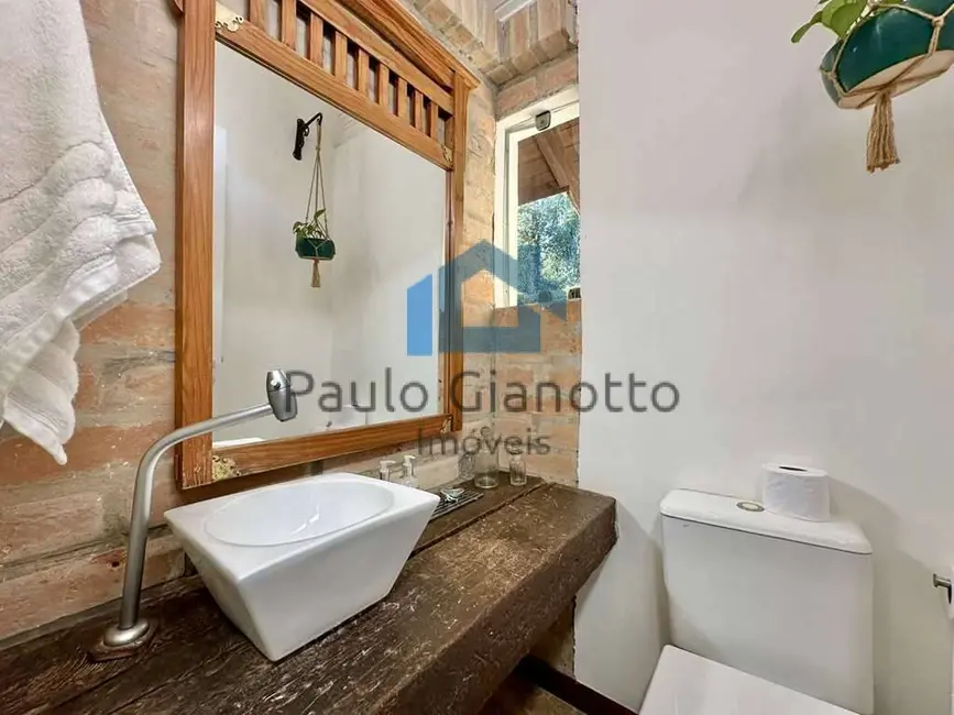 Casa de Condomínio com 3 quartos à venda, 355m2 em Chácara dos Lagos, Carapicuiba - SP - imagem 7 Foto 7 de Casa de Condomínio com 3 quartos à venda, 355m2 em Chácara dos Lagos, Carapicuiba - SP