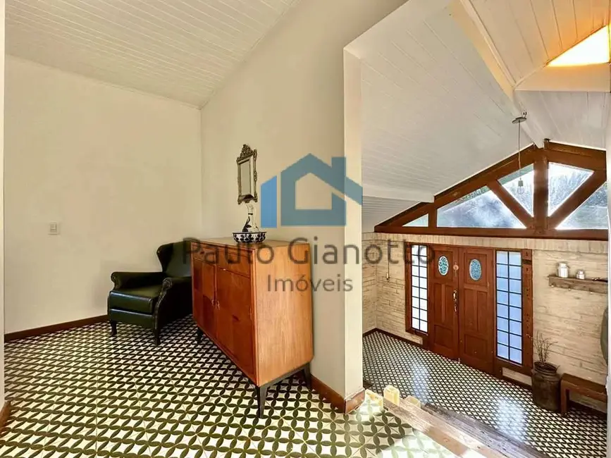 Casa de Condomínio com 3 quartos à venda, 355m2 em Chácara dos Lagos, Carapicuiba - SP - imagem 6 Foto 6 de Casa de Condomínio com 3 quartos à venda, 355m2 em Chácara dos Lagos, Carapicuiba - SP