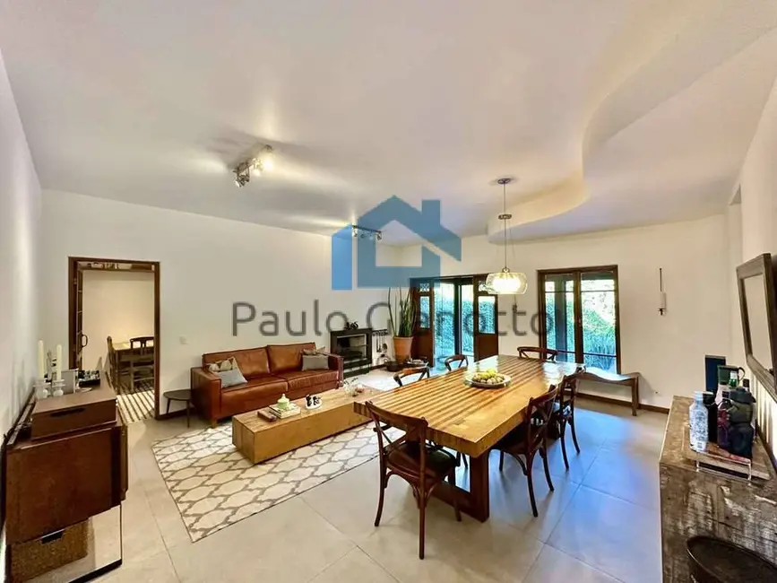 Casa de Condomínio com 3 quartos à venda, 355m2 em Chácara dos Lagos, Carapicuiba - SP - imagem 9 Foto 9 de Casa de Condomínio com 3 quartos à venda, 355m2 em Chácara dos Lagos, Carapicuiba - SP