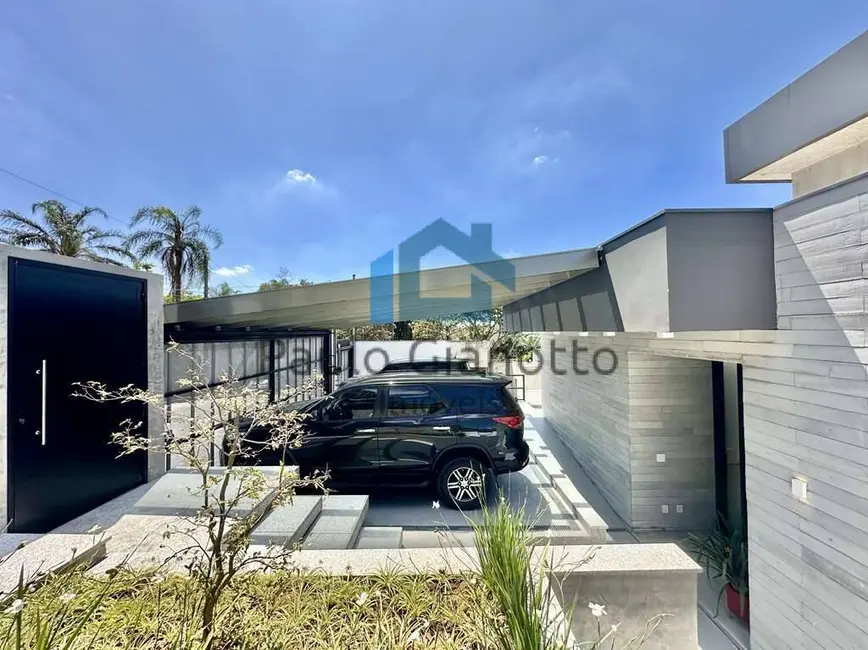 Casa de Condomínio com 7 quartos à venda, 548m2 em Granja Viana, Cotia - SP - imagem 6 Foto 6 de Casa de Condomínio com 7 quartos à venda, 548m2 em Granja Viana, Cotia - SP