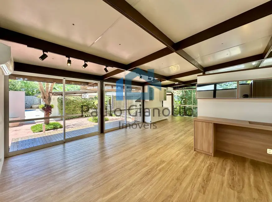 Casa com 3 quartos à venda, 345m2 em Granja Viana, Cotia - SP - imagem 8 Foto 8 de Casa com 3 quartos à venda, 345m2 em Granja Viana, Cotia - SP