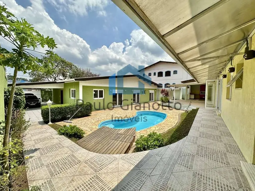 Casa com 8 quartos à venda e para alugar, 445m2 em Granja Viana, Cotia - SP - imagem 2 Foto 2 de Casa com 8 quartos à venda e para alugar, 445m2 em Granja Viana, Cotia - SP