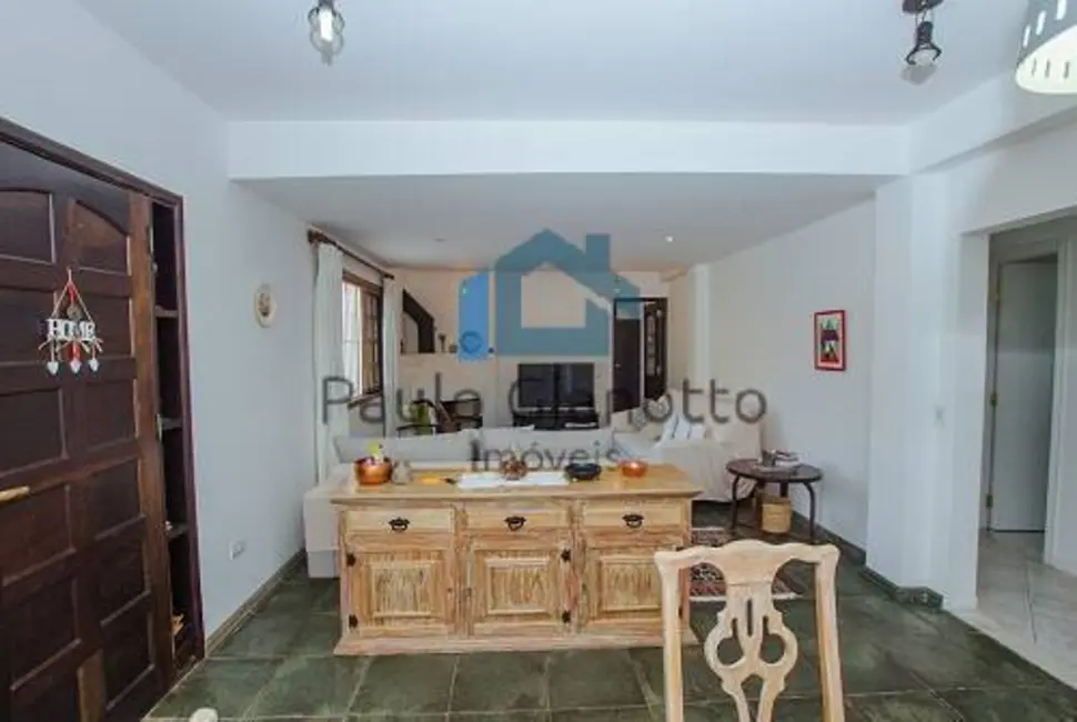 Casa com 4 quartos para alugar, 380m2 em Jardim Nova Coimbra, Cotia - SP - imagem 9 Foto 9 de Casa com 4 quartos para alugar, 380m2 em Jardim Nova Coimbra, Cotia - SP