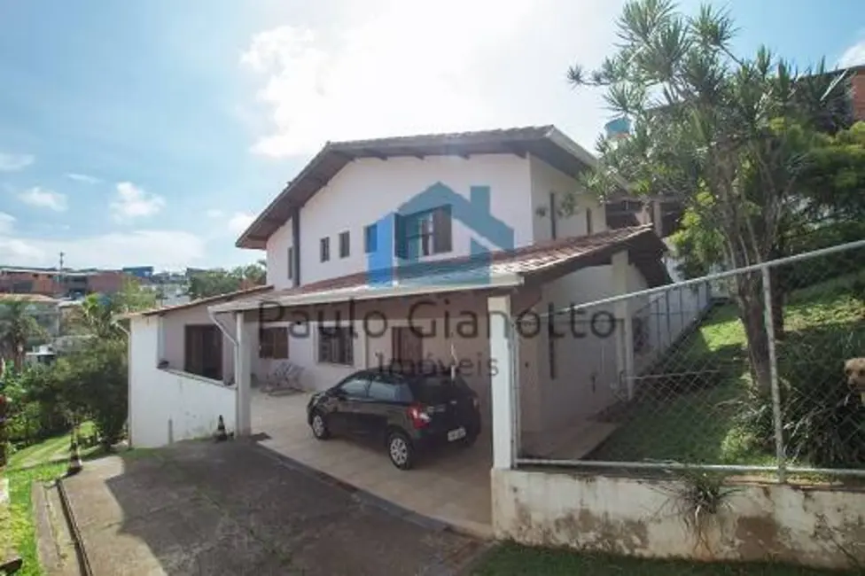 Casa com 4 quartos para alugar, 380m2 em Jardim Nova Coimbra, Cotia - SP - imagem 1 Foto 1 de Casa com 4 quartos para alugar, 380m2 em Jardim Nova Coimbra, Cotia - SP