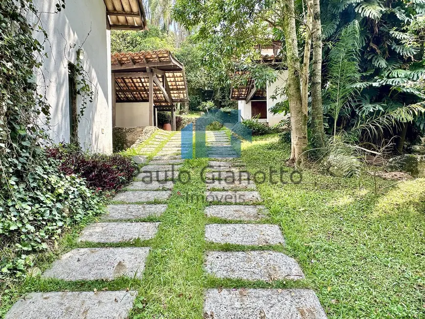 Foto 9 de Casa de Condomínio com 3 quartos à venda, 305m2 em Chácara de La Rocca, Carapicuiba - SP