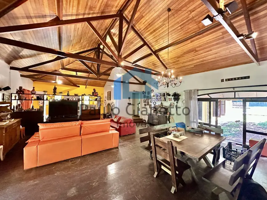Casa de Condomínio com 5 quartos à venda, 302m2 em Jardim Colibri, Embu Das Artes - SP - imagem 7 Foto 7 de Casa de Condomínio com 5 quartos à venda, 302m2 em Jardim Colibri, Embu Das Artes - SP