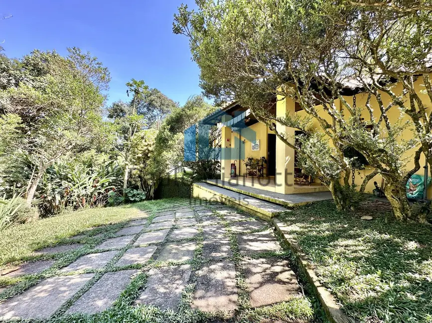 Casa de Condomínio com 5 quartos à venda, 302m2 em Jardim Colibri, Embu Das Artes - SP - imagem 2 Foto 2 de Casa de Condomínio com 5 quartos à venda, 302m2 em Jardim Colibri, Embu Das Artes - SP