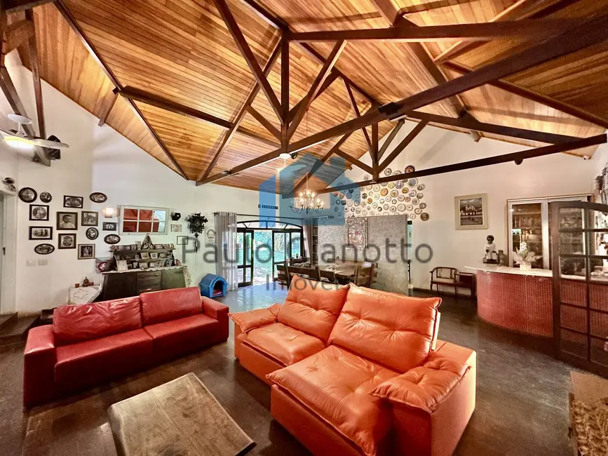Casa de Condomínio com 5 quartos à venda, 302m2 em Jardim Colibri, Embu Das Artes - SP - imagem 8 Foto 8 de Casa de Condomínio com 5 quartos à venda, 302m2 em Jardim Colibri, Embu Das Artes - SP