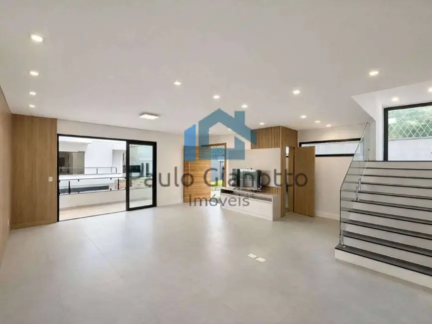 Foto 4 de Casa de Condomínio com 3 quartos à venda e para alugar, 326m2 em Chácara do Refúgio, Carapicuiba - SP