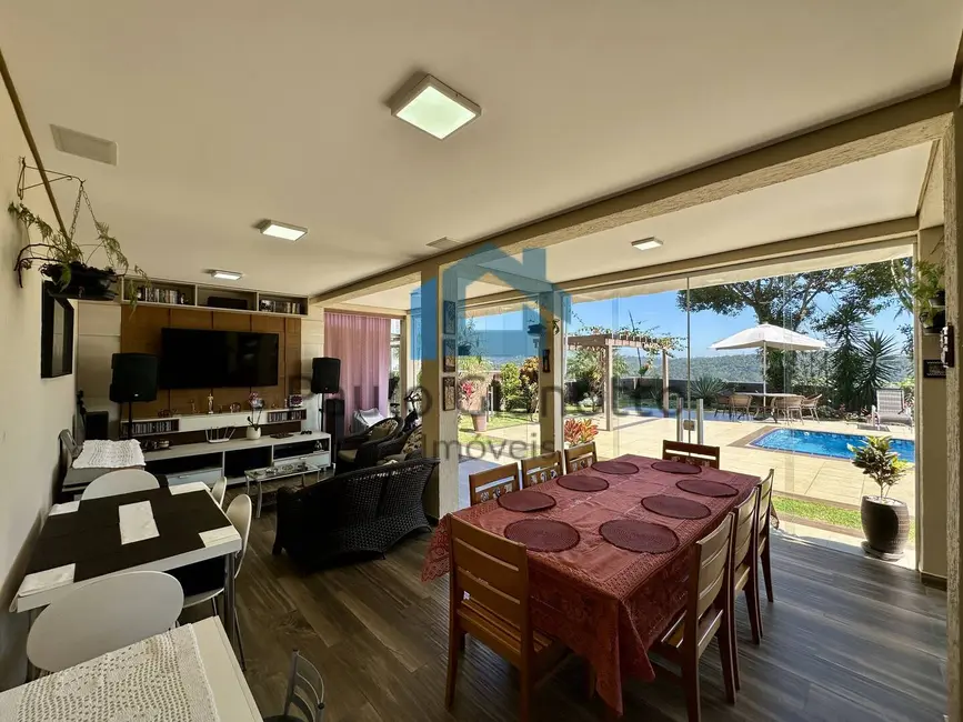Foto 8 de Casa de Condomínio com 3 quartos à venda, 318m2 em Golf Gardens, Carapicuiba - SP