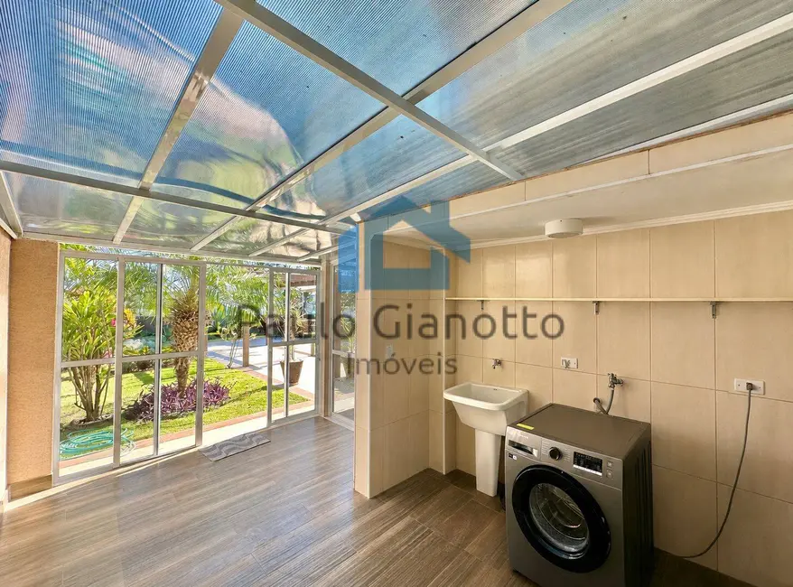 Foto 9 de Casa de Condomínio com 3 quartos à venda, 318m2 em Golf Gardens, Carapicuiba - SP