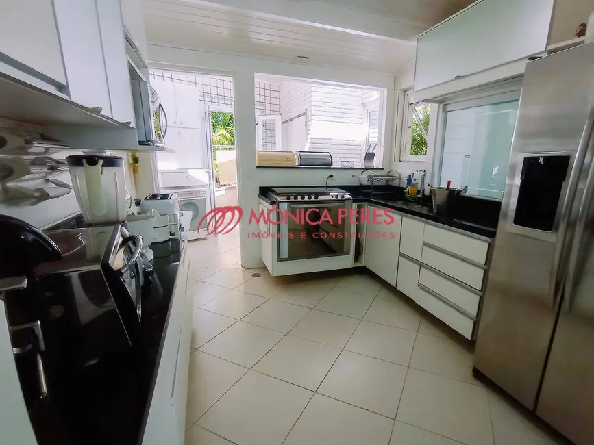 Foto 4 de Casa com 5 quartos à venda, 350m2 em Ubatuba - SP